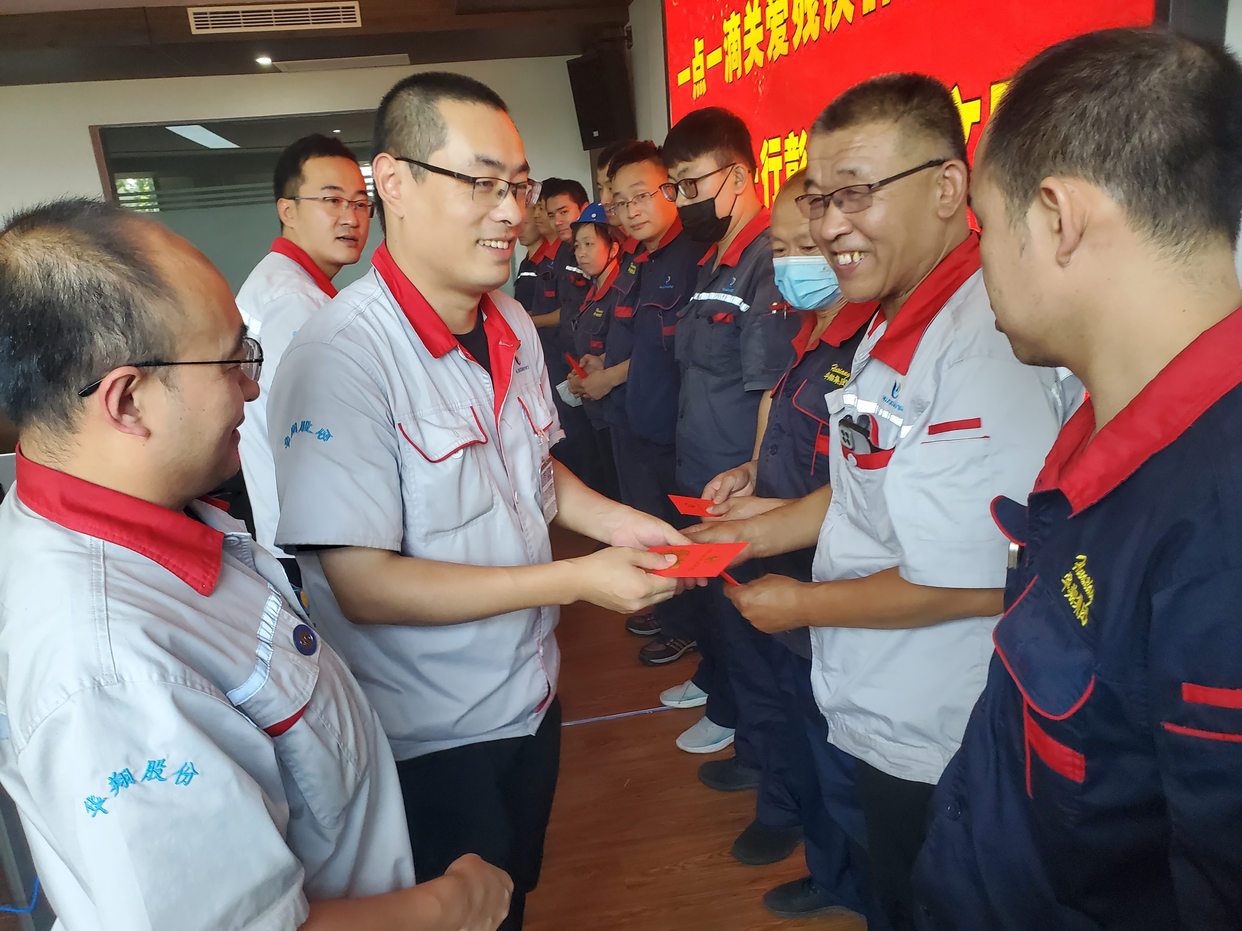 “扶殘助殘有你有我”，華翔很暖心！